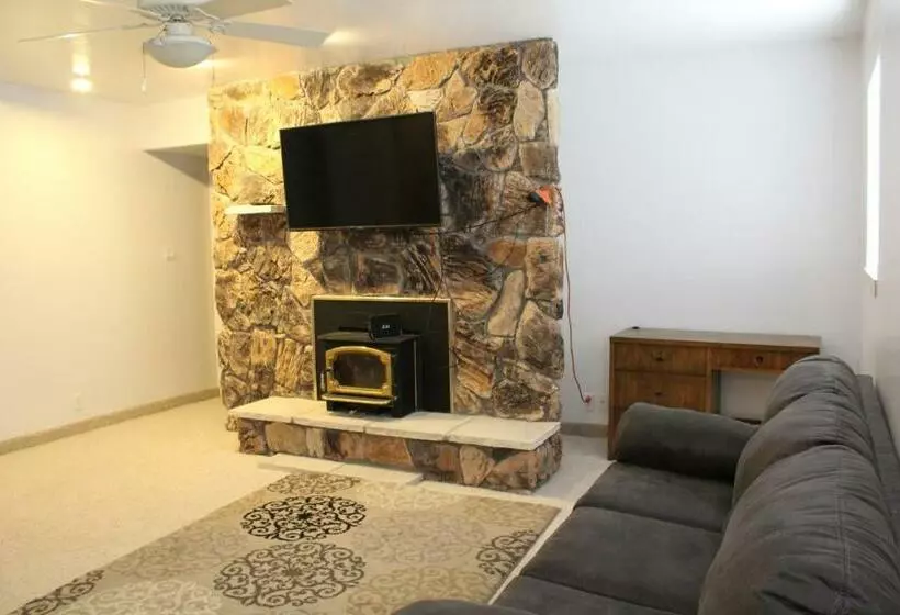 Aamiaismajoitus (B&B) Swallow Cove