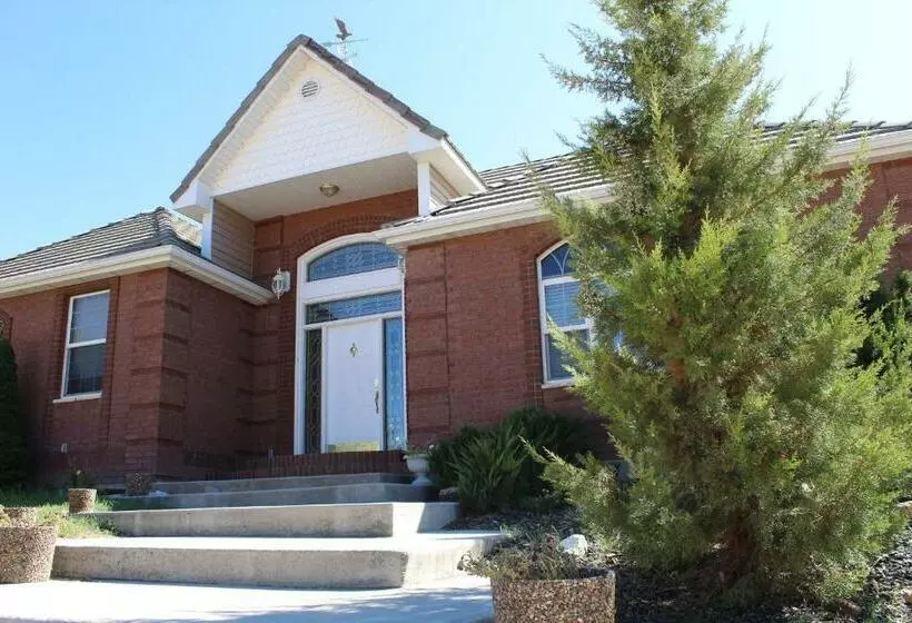 Aamiaismajoitus (B&B) Swallow Cove