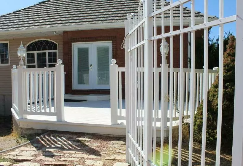 Aamiaismajoitus (B&B) Swallow Cove