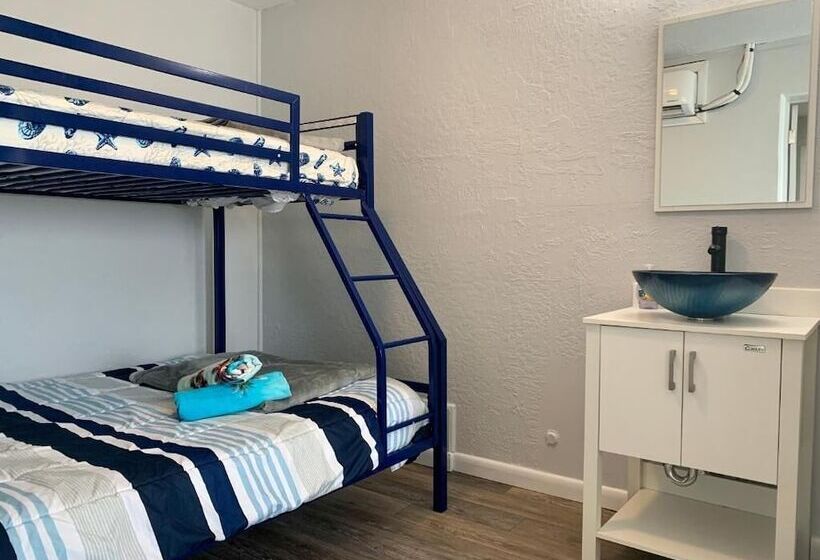 Отель Ocean Eleven Suites