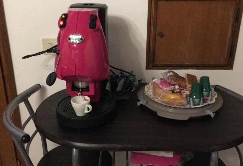 פנסיון Affittacamere Mirella