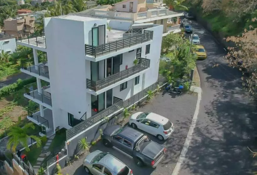 پانسیون Fullmoon Apartment & Studio