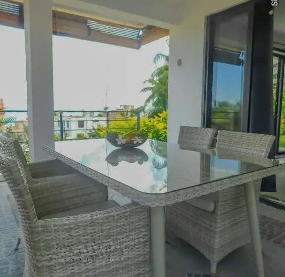 پانسیون Fullmoon Apartment & Studio