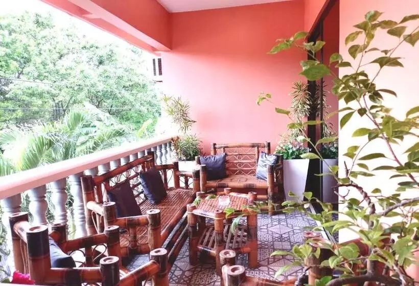 پانسیون Solsken Guest House