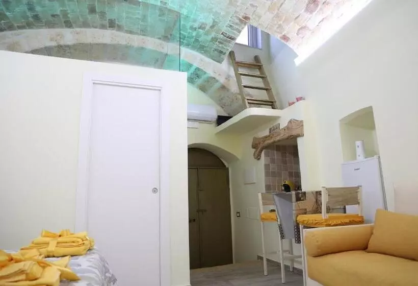 تختخواب و صبحانه C Era Una Volta..