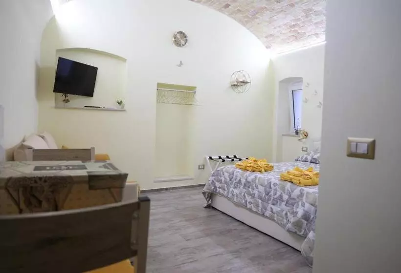 تختخواب و صبحانه C Era Una Volta..