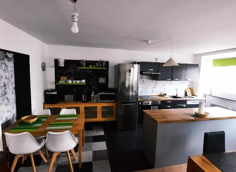 Aamiaismajoitus (B&B) Rooms In Shared House Saarbrucken Center