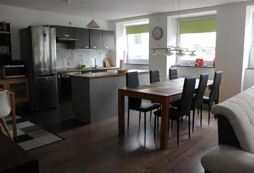 Bed and Breakfast Rooms In Shared House Saarbrucken Center