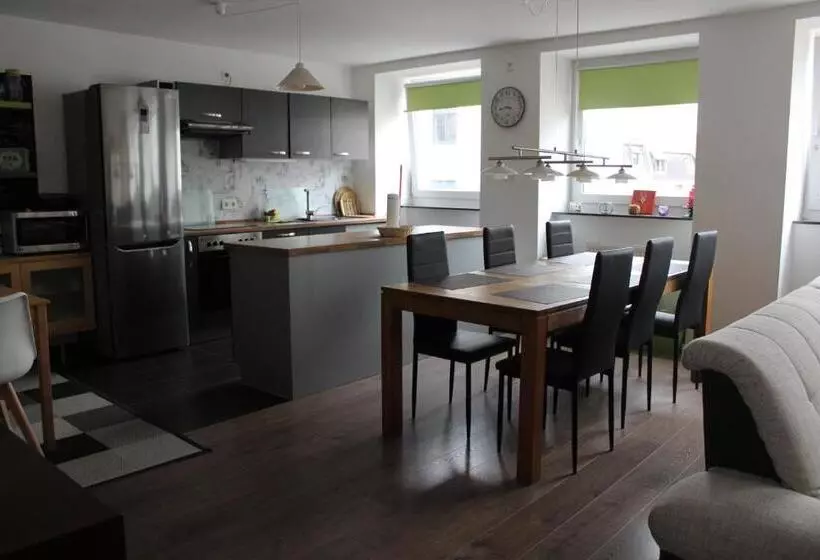 Aamiaismajoitus (B&B) Rooms In Shared House Saarbrucken Center