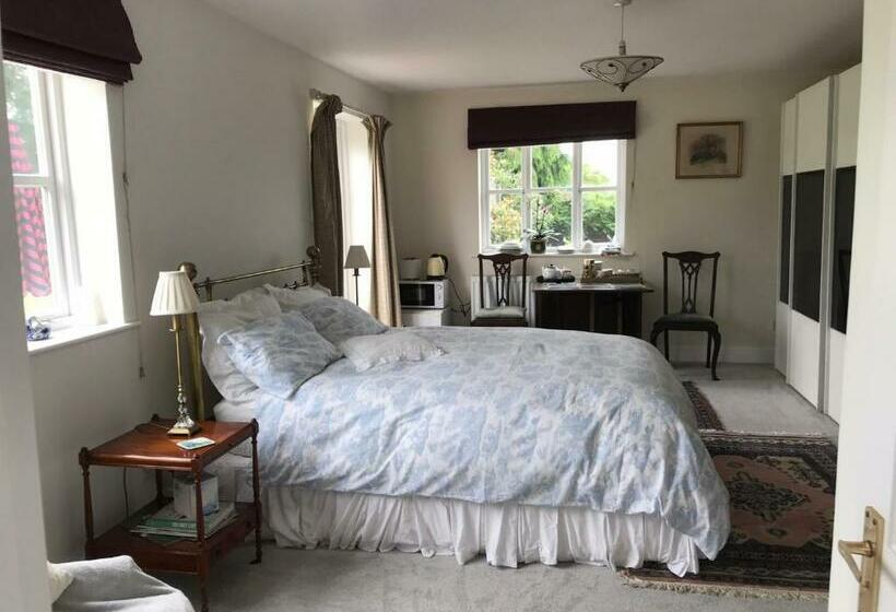 ベッドアンドブレックファースト The Gardens