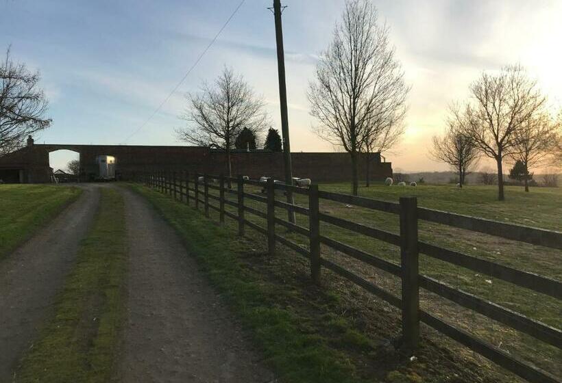 ベッドアンドブレックファースト The Gardens