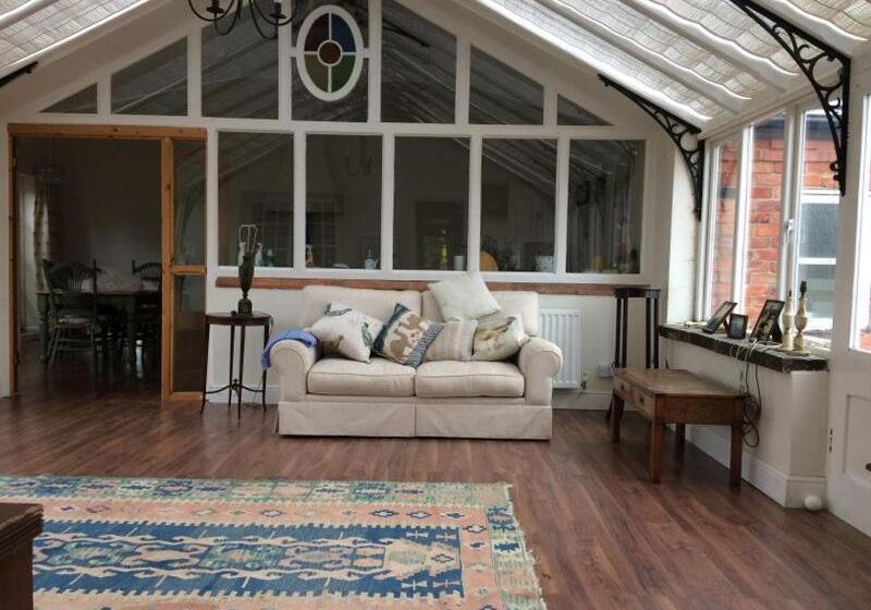 ベッドアンドブレックファースト The Gardens