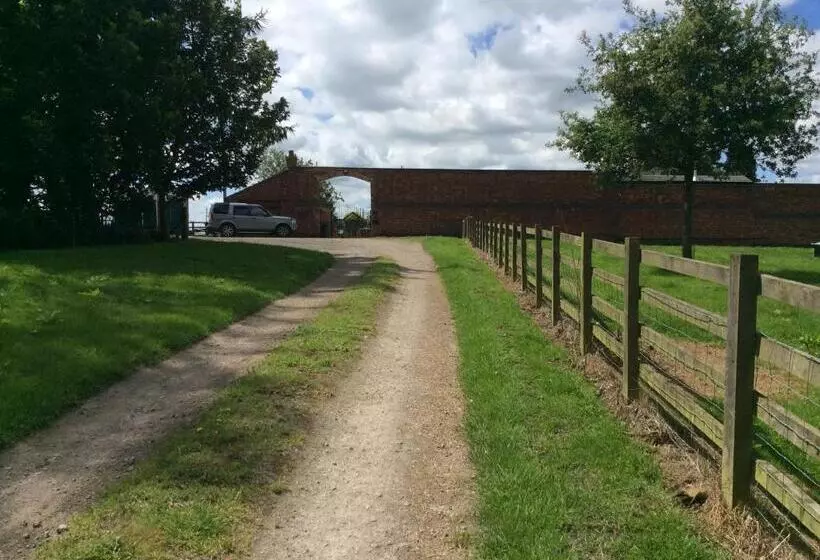 Aamiaismajoitus (B&B) The Gardens