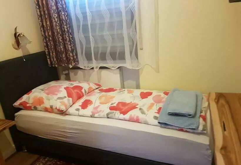 Aamiaismajoitus (B&B) Waldpension