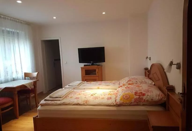 Aamiaismajoitus (B&B) Waldpension