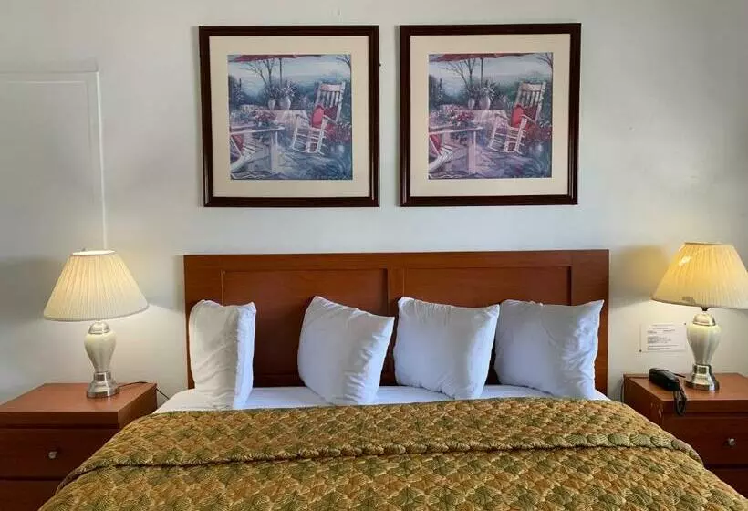 هتل International Inn On The Bay