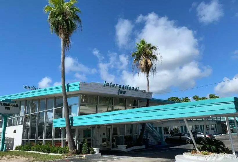 هتل International Inn On The Bay