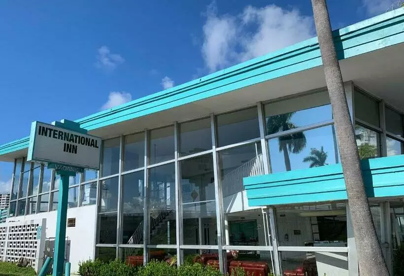 هتل International Inn On The Bay