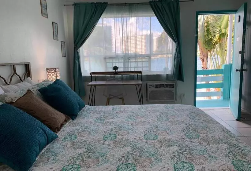 هتل International Inn On The Bay