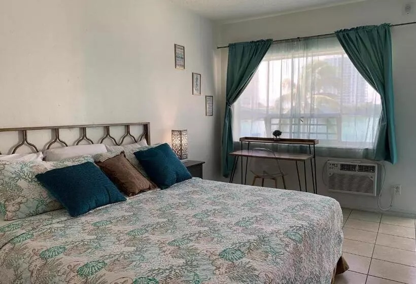 هتل International Inn On The Bay
