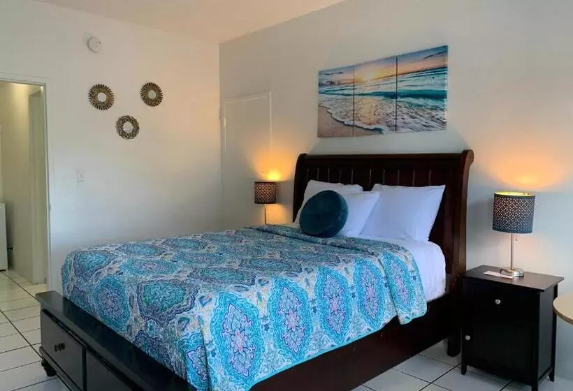 هتل International Inn On The Bay