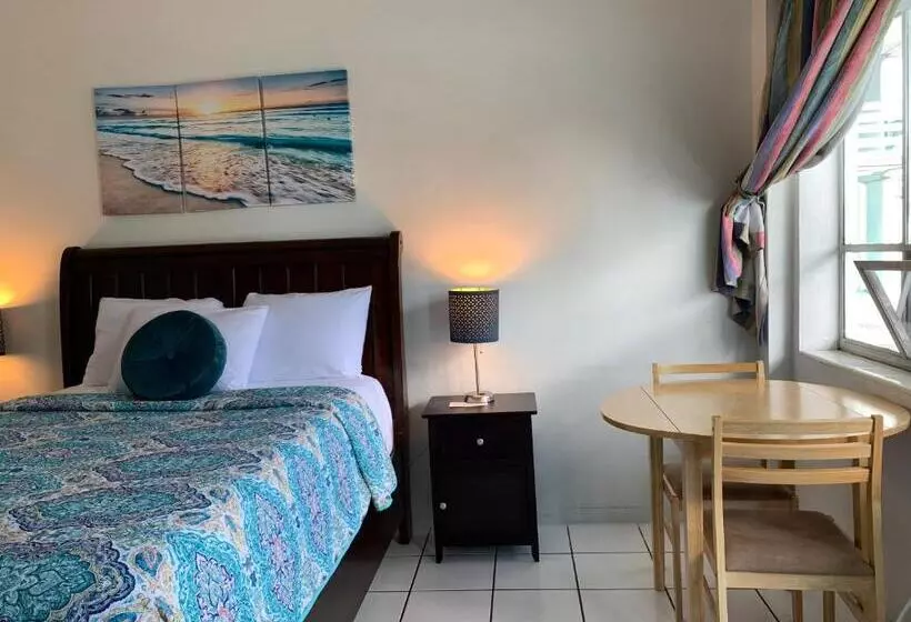 هتل International Inn On The Bay