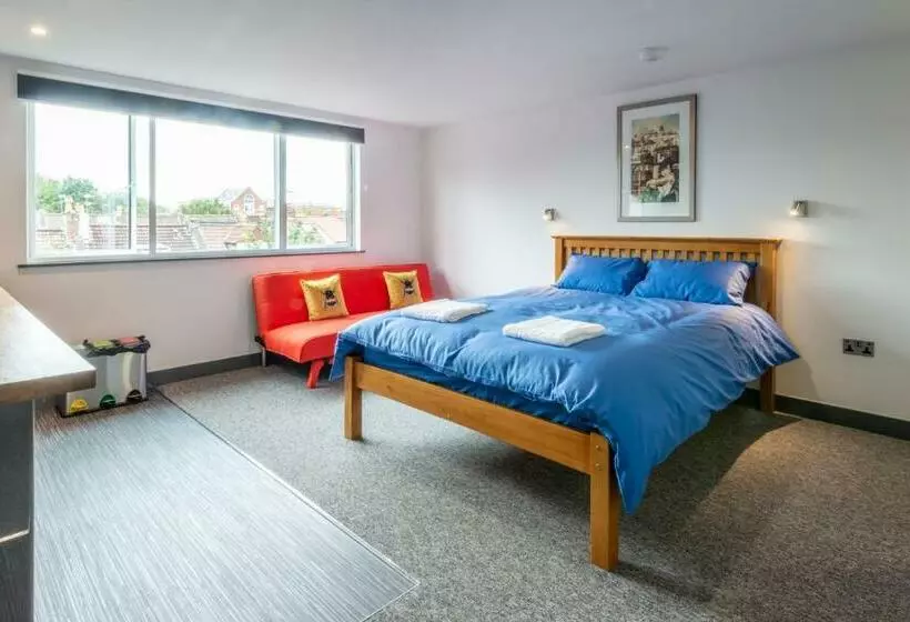 پانسیون 144 Lower Cheltenham Place