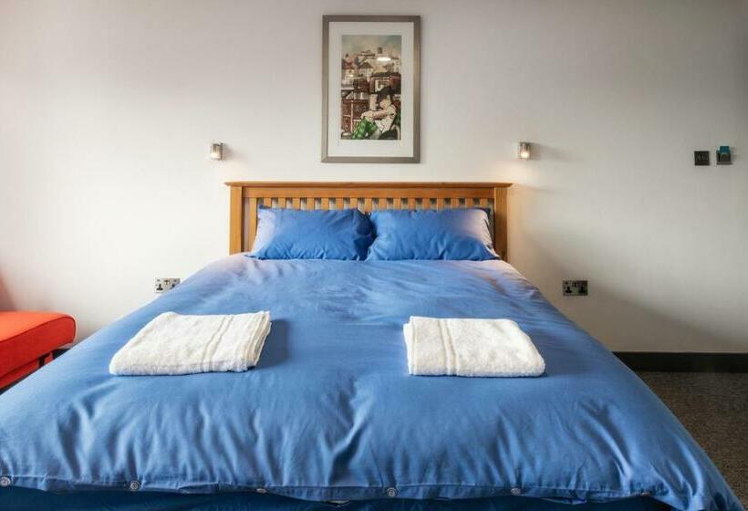 Pensão 144 Lower Cheltenham Place