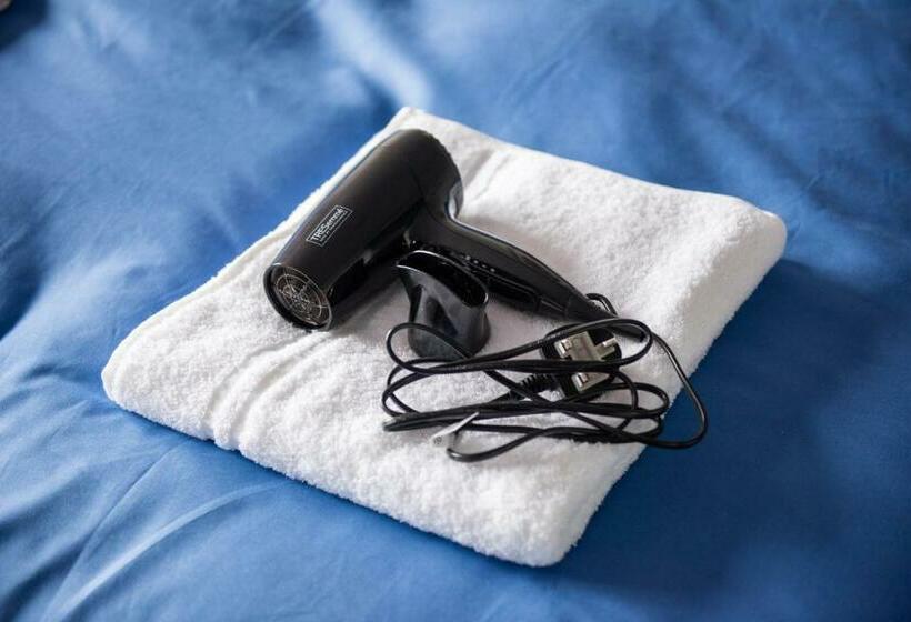 Pensão 144 Lower Cheltenham Place