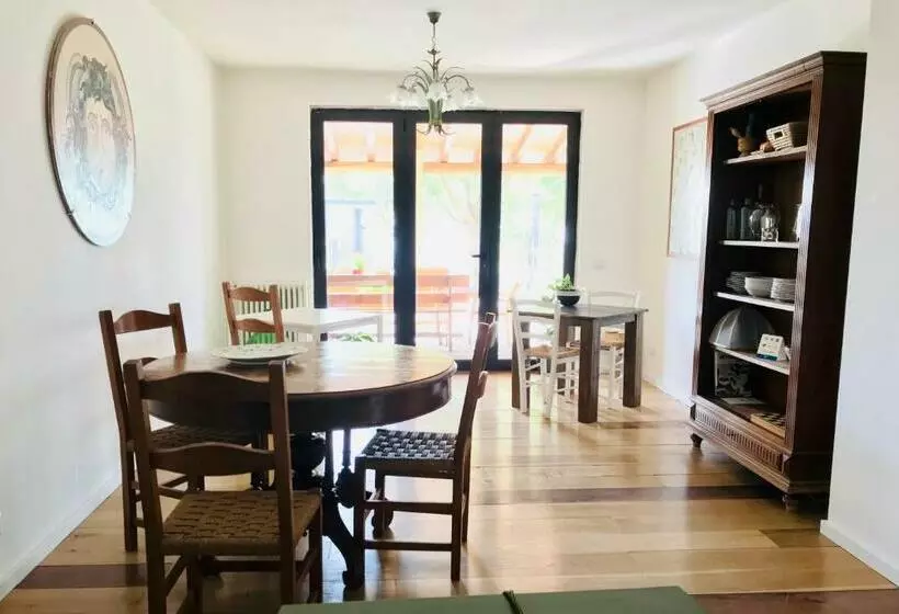 Majatalo Botanea Guest House