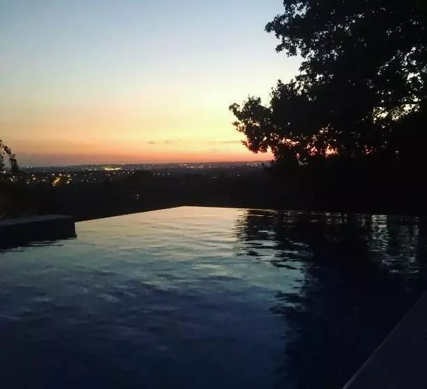 Majatalo Botanea Guest House