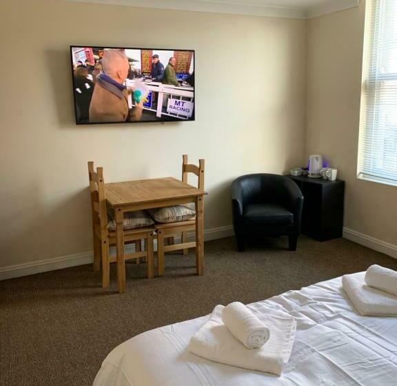 بنسيون Castle House