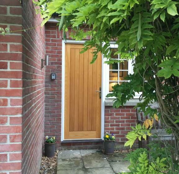 بنسيون Garden Room