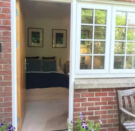 Majatalo Garden Room