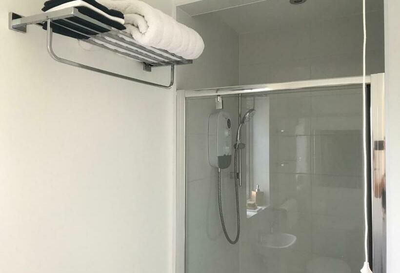 بنسيون Garden Room