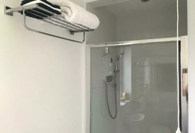 Majatalo Garden Room