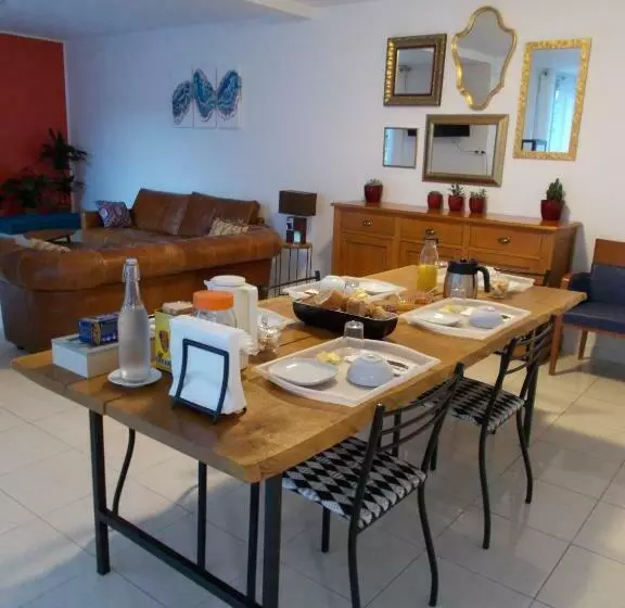 ペンション La Maison Lydia