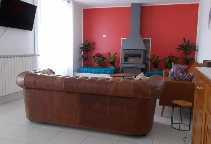 ペンション La Maison Lydia