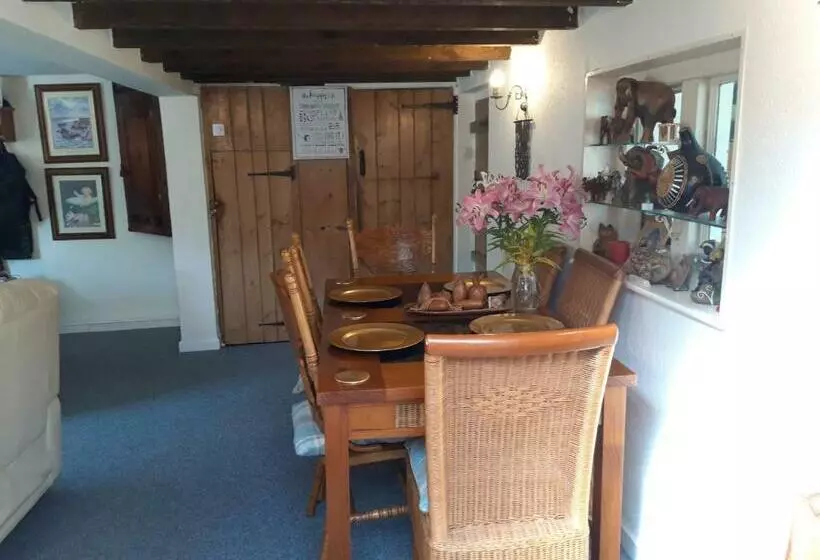 پانسیون Rosedale Cottage