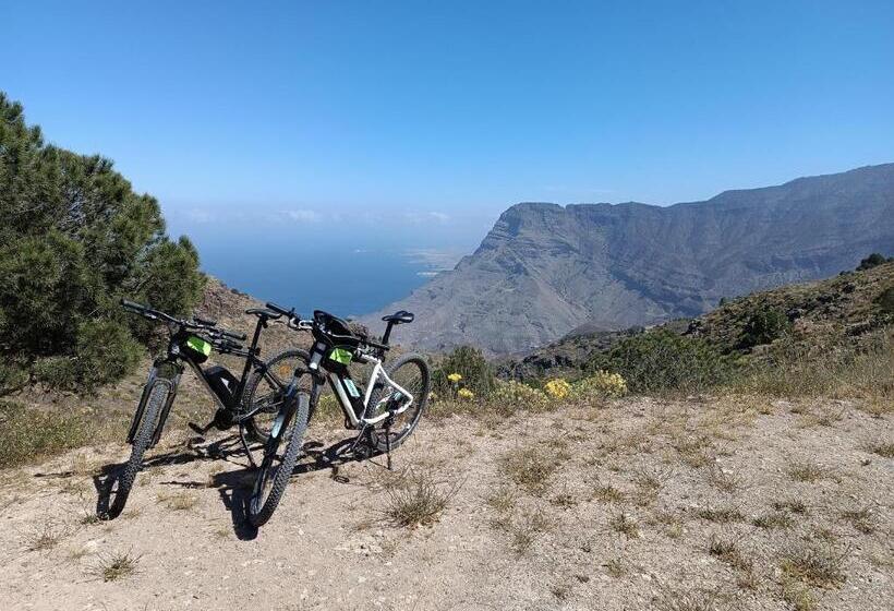 B&b And Apartments El Charco Azul