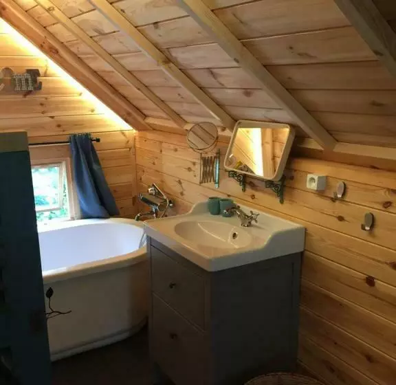 Aamiaismajoitus (B&B) La Cabane De L Atelier