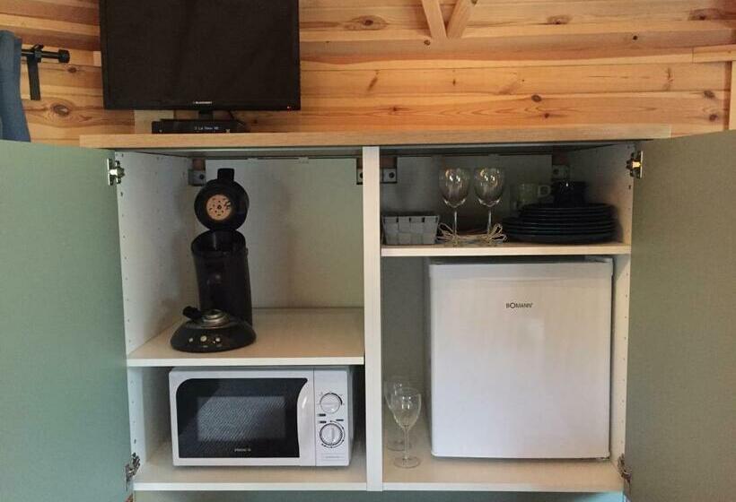 Bed and Breakfast La Cabane De L Atelier