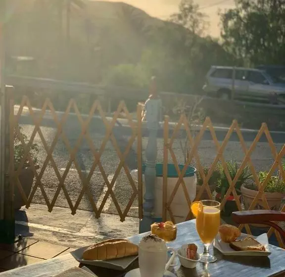 B&b And Apartments El Charco Azul