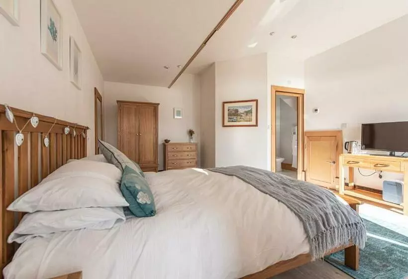 Majatalo Coed Y Berclas Guest Room, Wonderful View