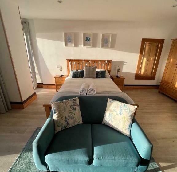 Pensione Coed Y Berclas Guest Room, Wonderful View