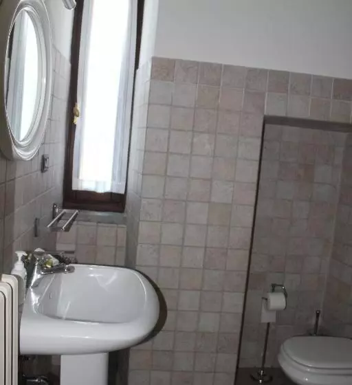 تختخواب و صبحانه La Trunera Guest House