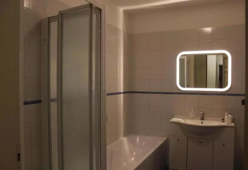 تختخواب و صبحانه La Trunera Guest House