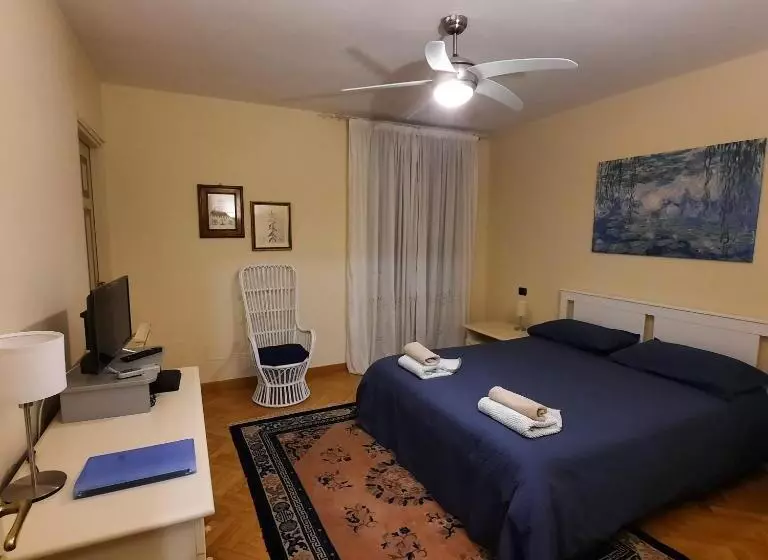 تختخواب و صبحانه La Trunera Guest House
