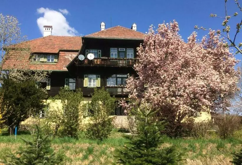 Aamiaismajoitus (B&B) Zeilinger Villa