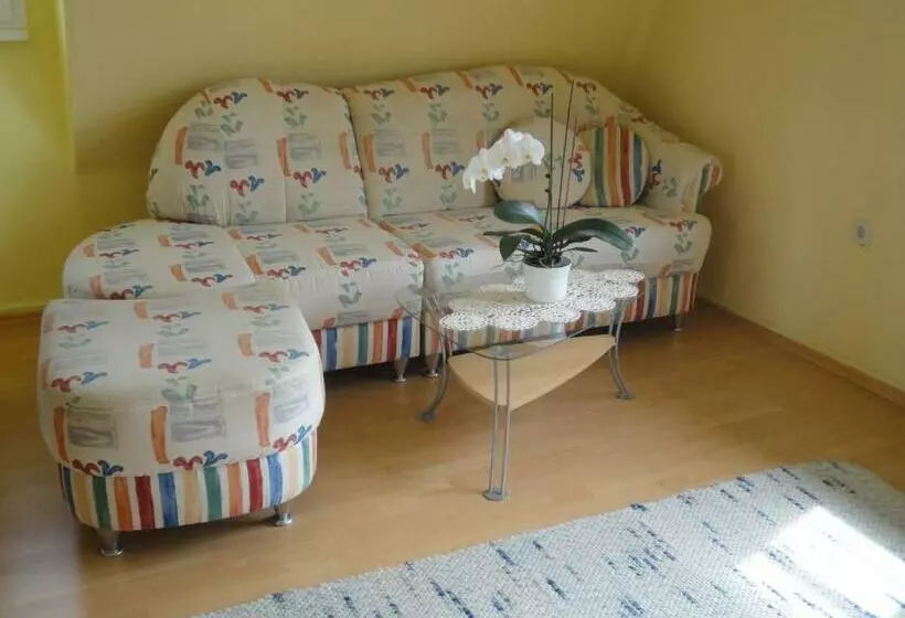 Aamiaismajoitus (B&B) Zeilinger Villa